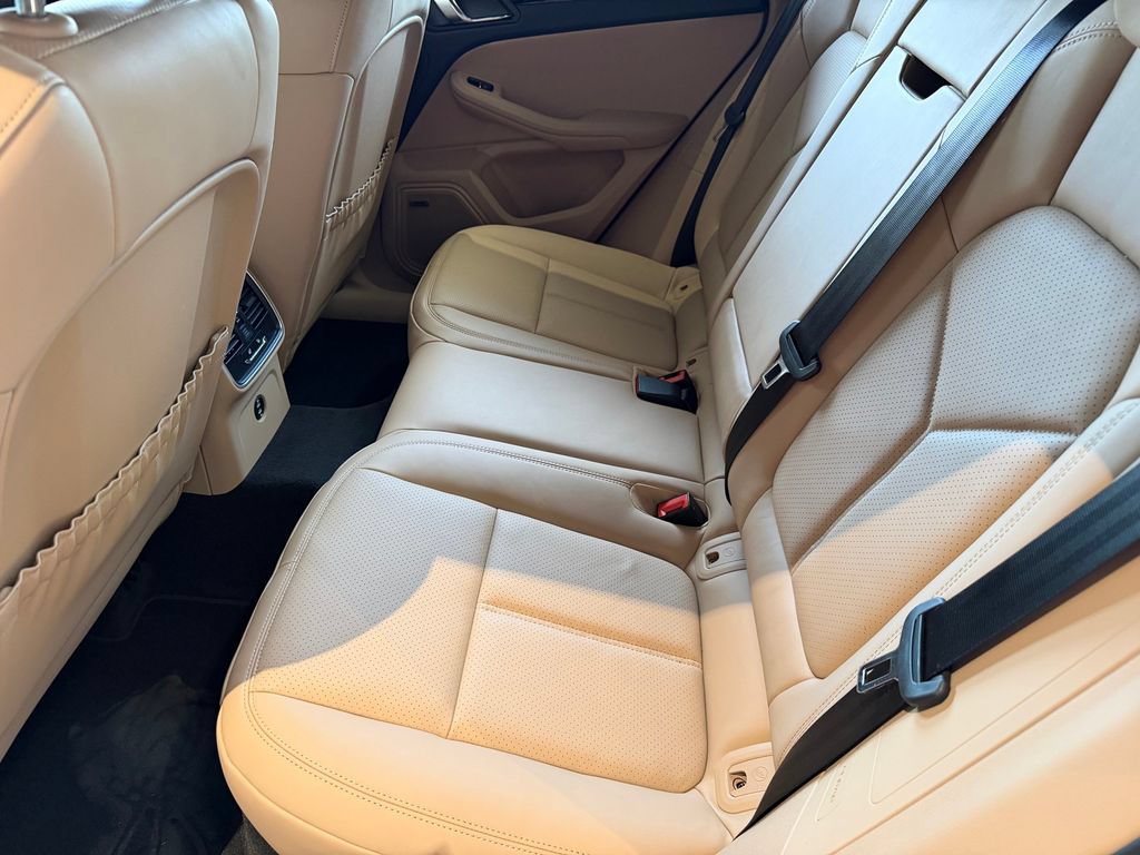 New 2026 Porsche Macan AWD/4WD image 29