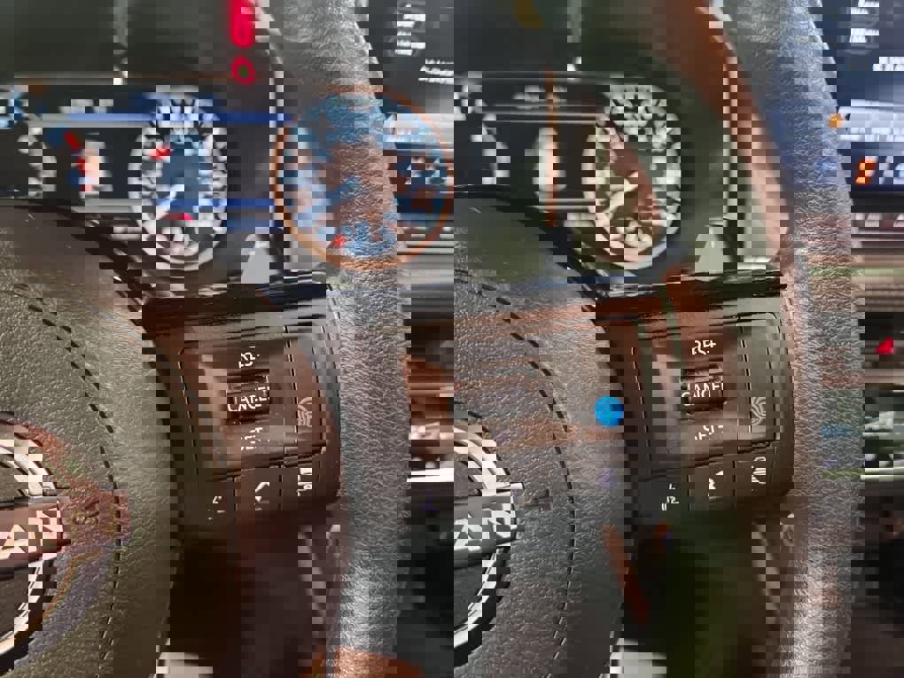 Used 2023 Nissan Rogue SV image 28