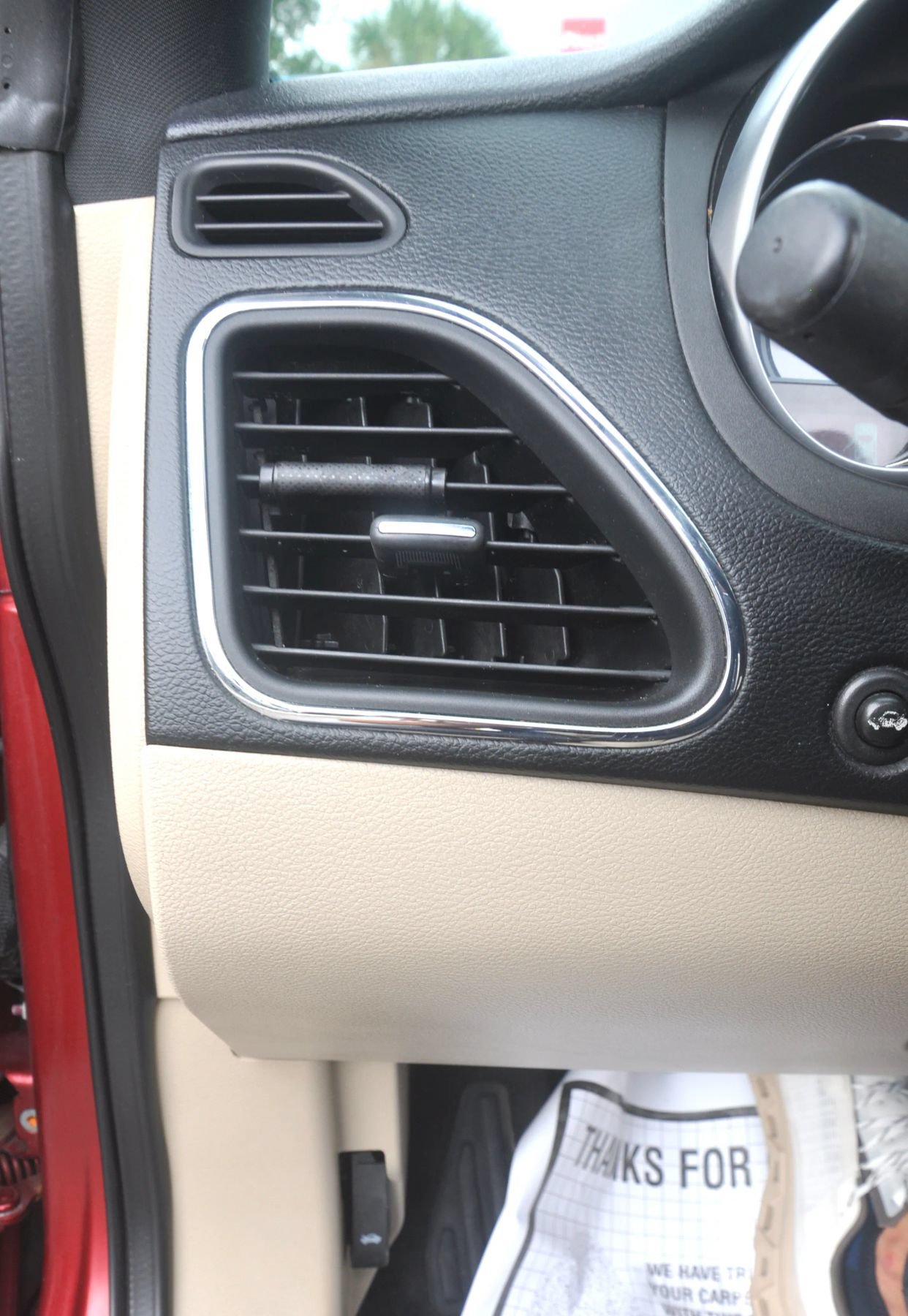 Used 2011 Chrysler 200 Touring FWD image 22