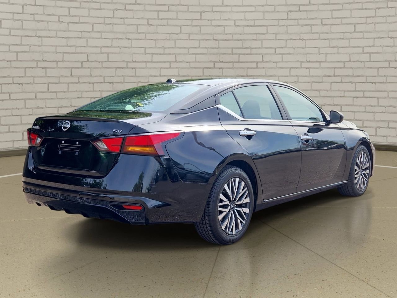 Used 2023 Nissan Altima 2.5 SV FWD image 5