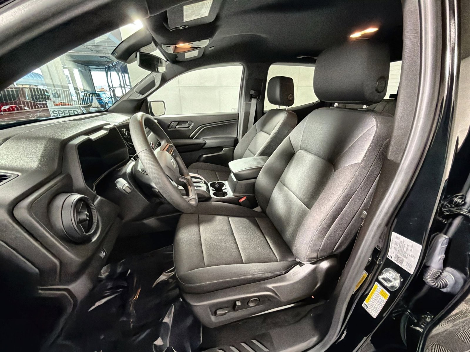 Used 2024 Chevrolet Colorado Trail Boss w/ Technology Package image 13