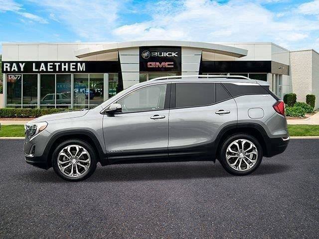 Used 2020 GMC Terrain SLT w/ Preferred Package FWD image 2