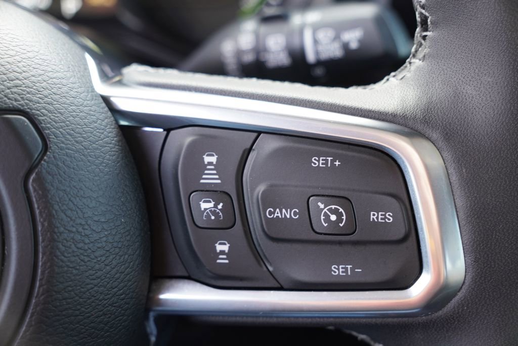 Certified 2025 Jeep Wrangler Unlimited Sahara w/ Safety Group image 28