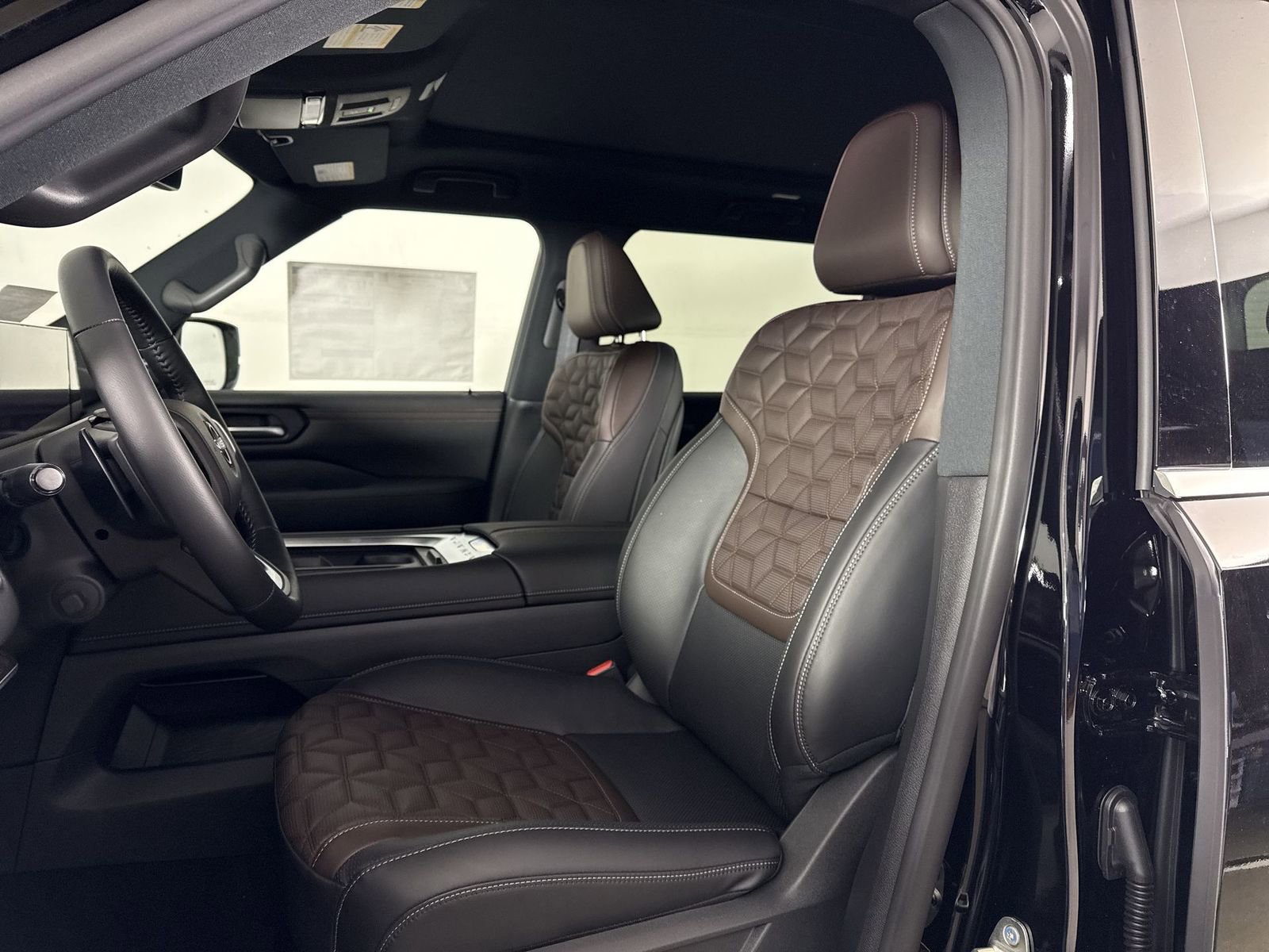 New 2026 Nissan Armada Platinum image 18