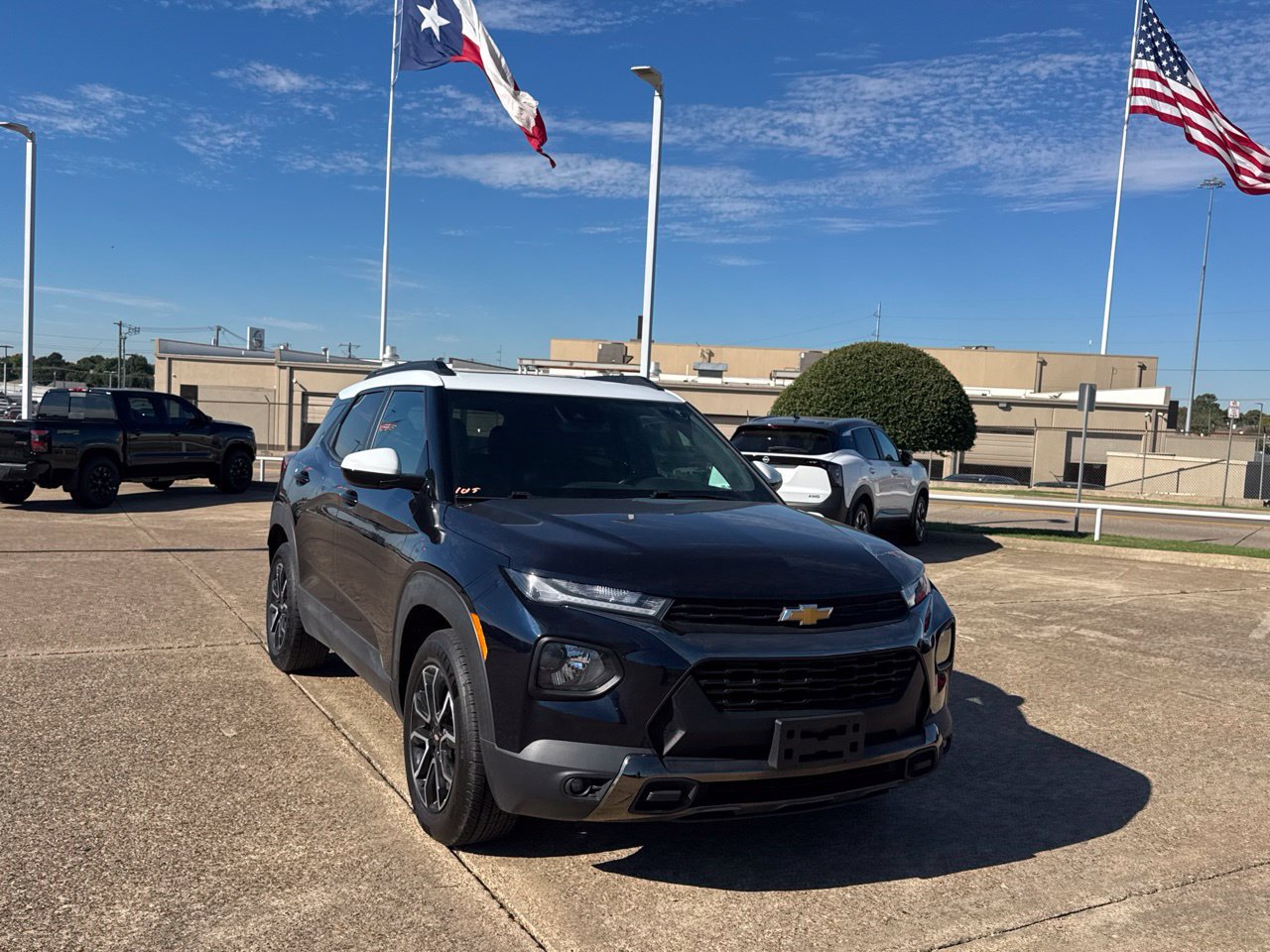 Used 2021 Chevrolet TrailBlazer ACTIV w/ Convenience Package FWD image 3
