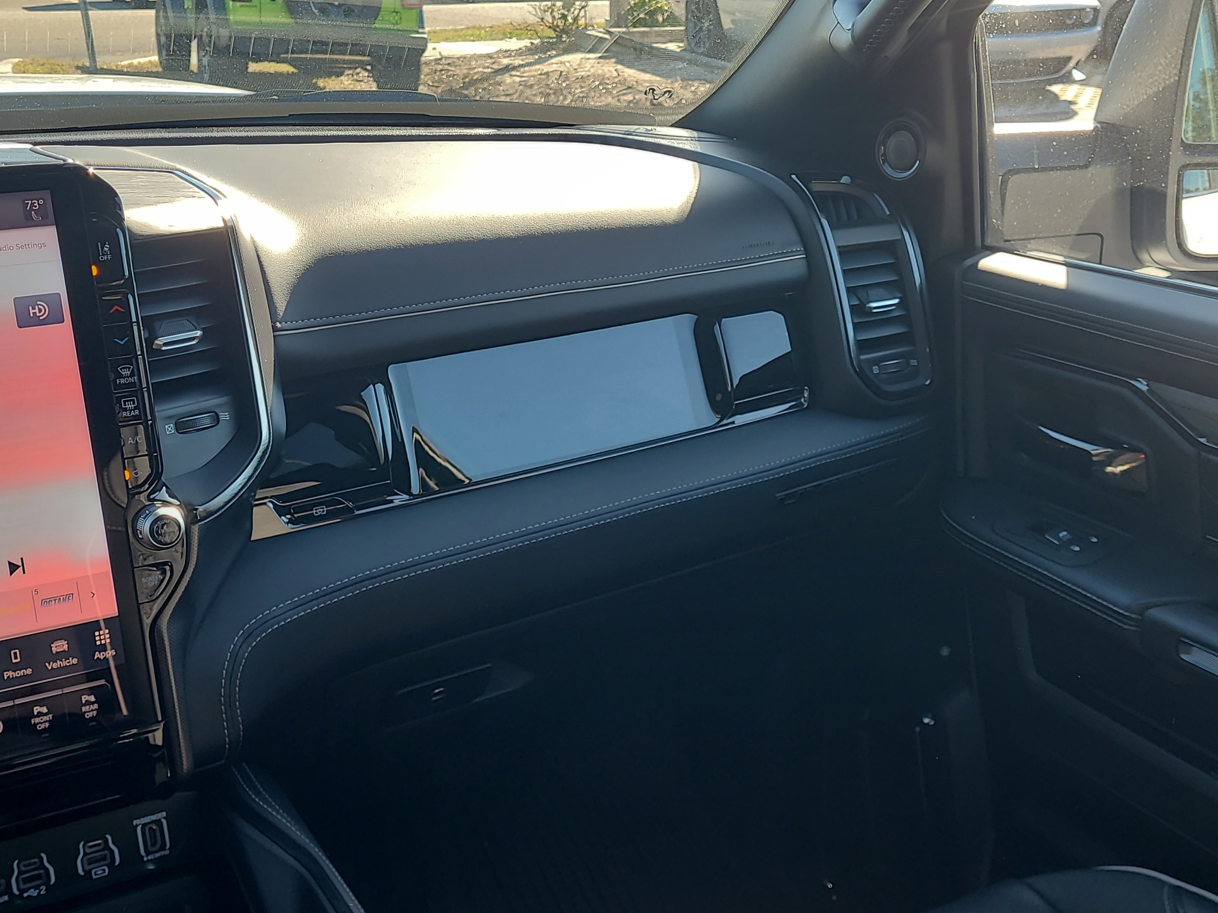 Used 2025 RAM 3500 Limited AWD/4WD image 18