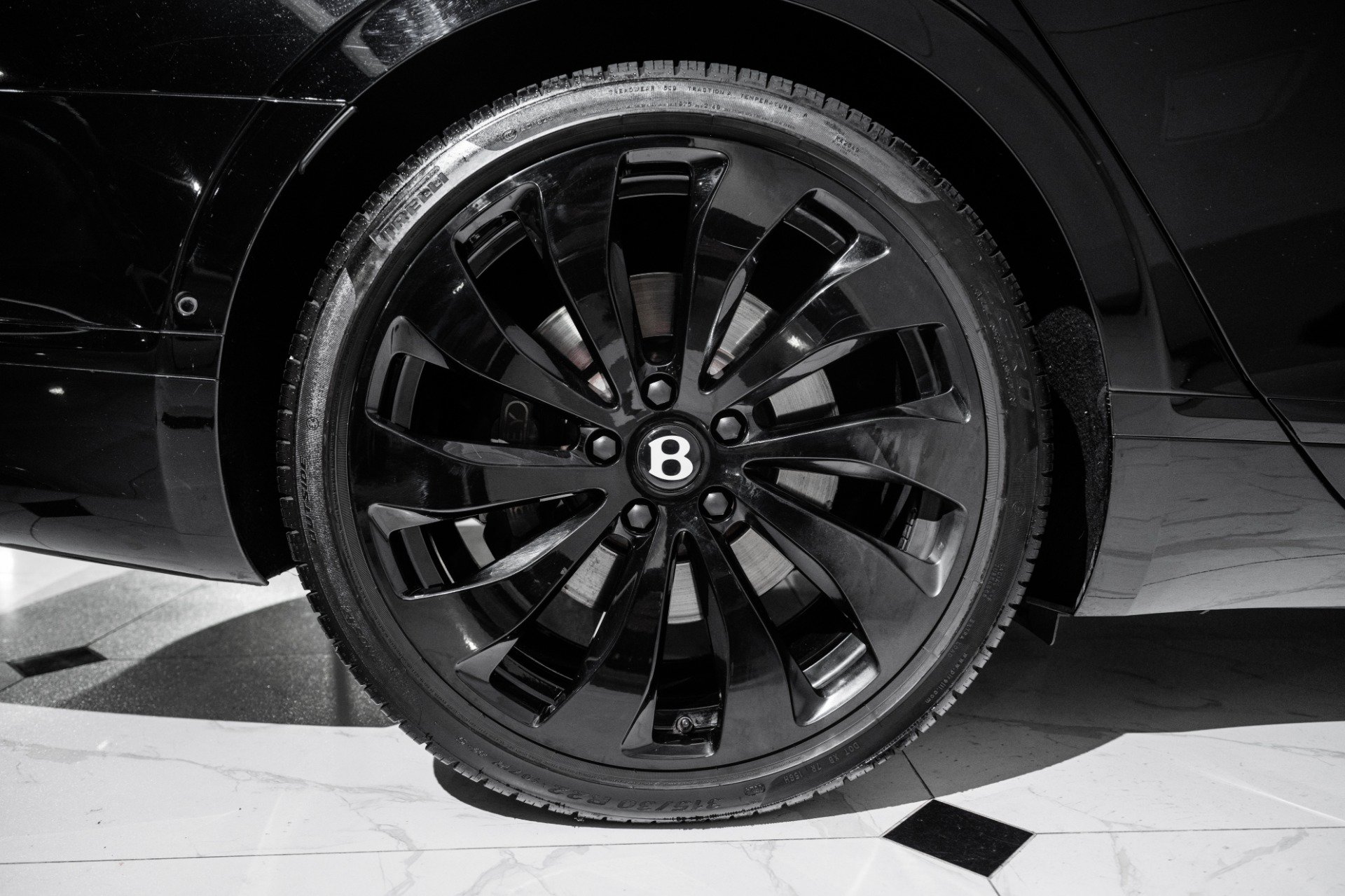 Certified 2022 Bentley Flying Spur V8 AWD/4WD image 16