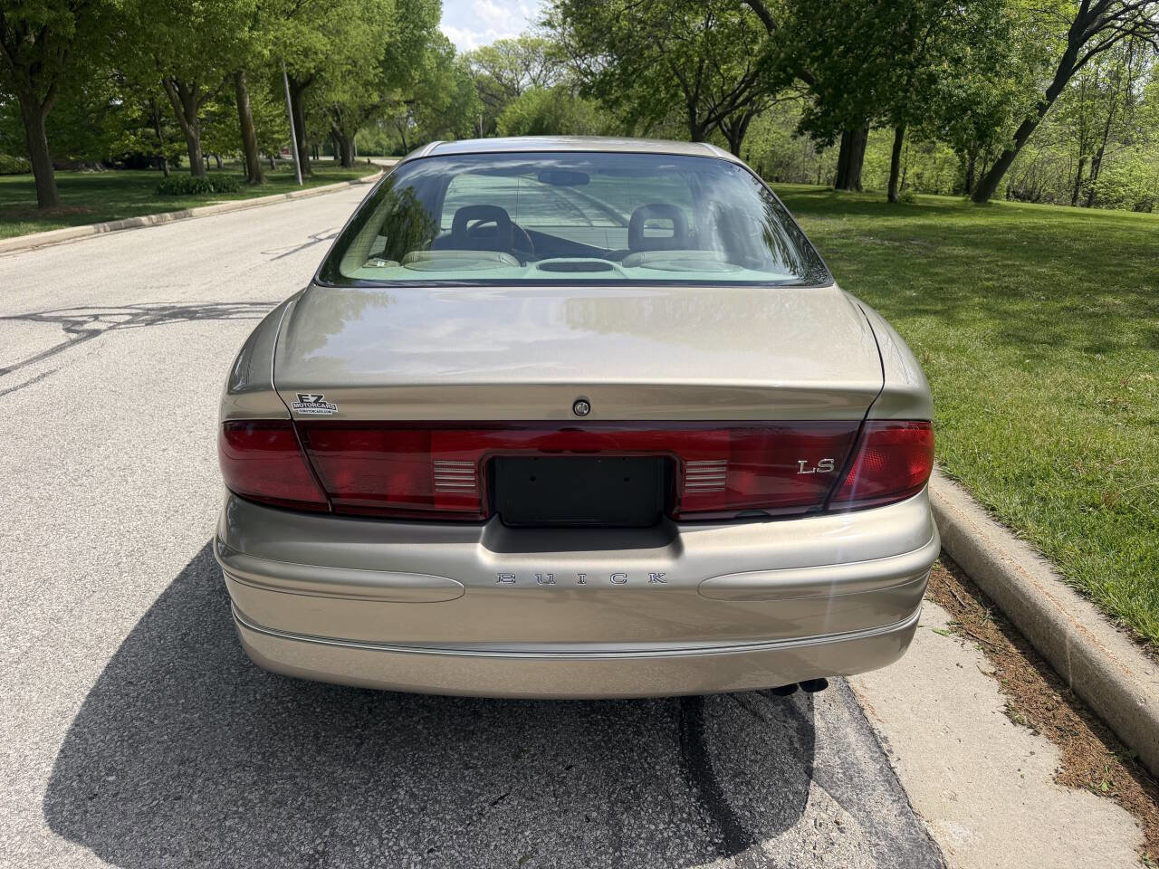 Used 2000 Buick Regal LS w/ Luxury Pkg FWD image 4