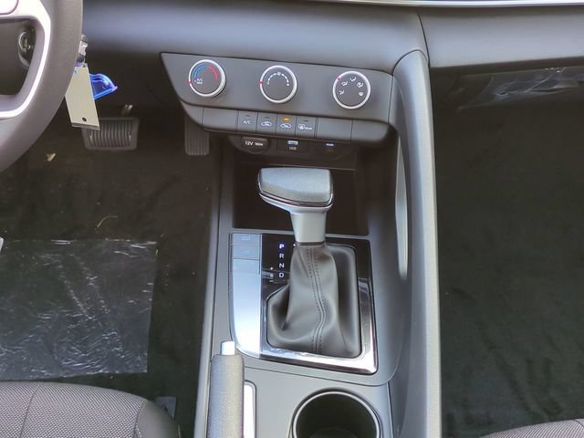 New 2026 Hyundai Elantra SE FWD image 18