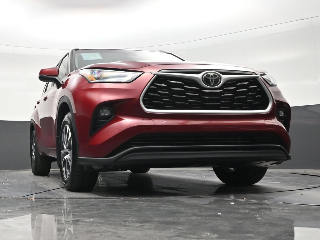 Used 2023 Toyota Highlander XLE FWD image 26