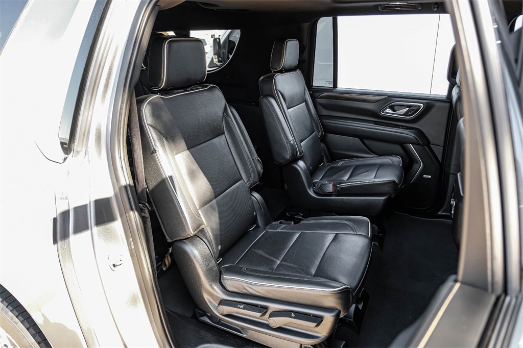 Used 2021 Chevrolet Suburban Premier w/ Premium Package image 41