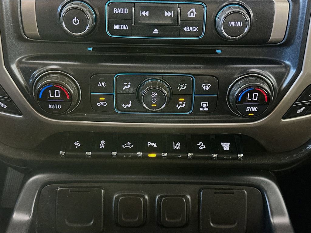 Used 2018 GMC Sierra 2500 Denali w/ Duramax Plus Package AWD/4WD image 18