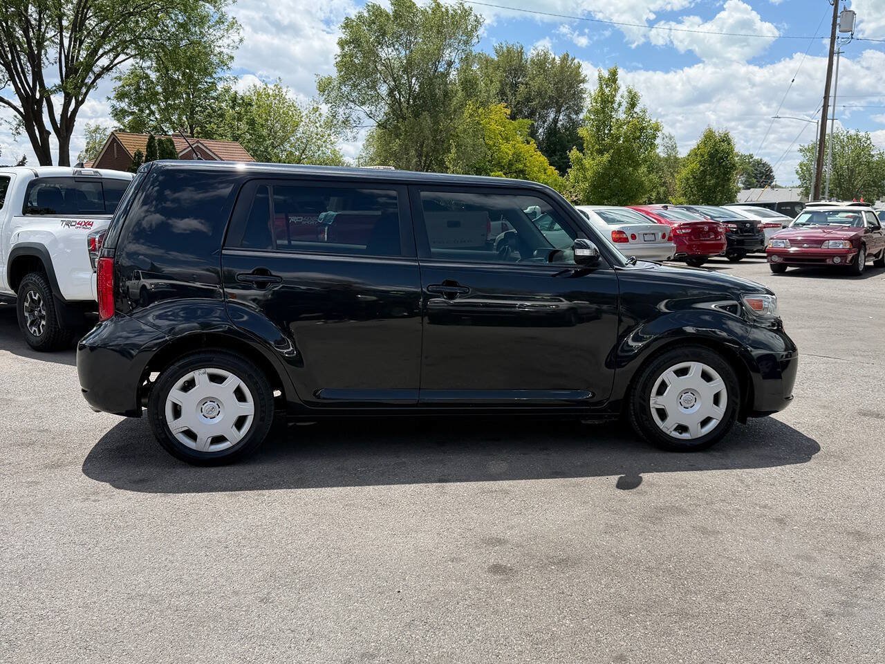 Used 2009 Scion xB FWD image 8