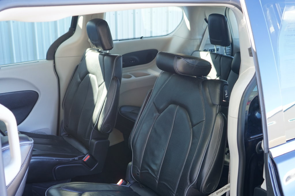 Used 2020 Chrysler Pacifica Limited FWD image 29