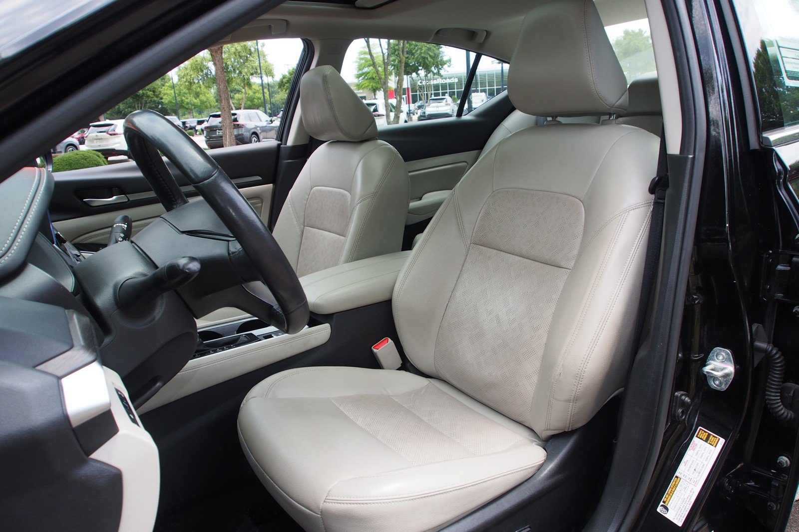 Used 2023 Nissan Altima 2.5 SL AWD/4WD image 17