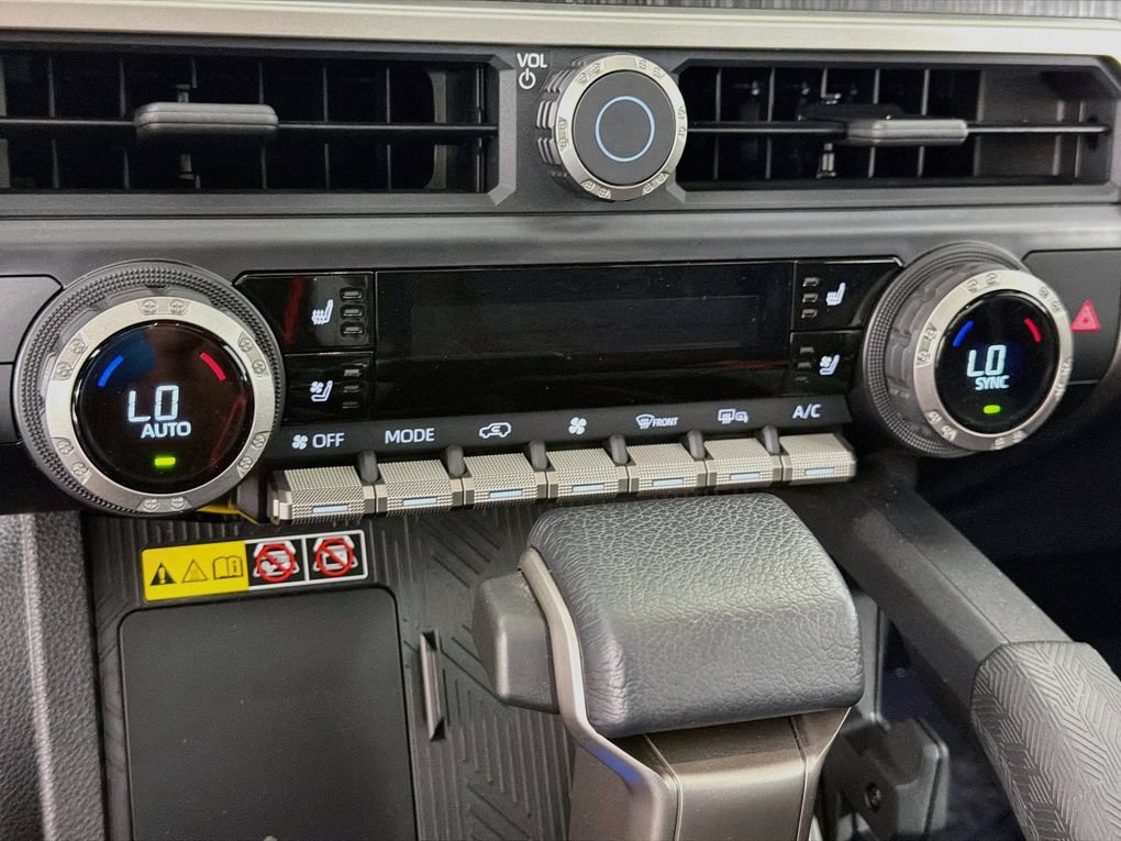 Used 2025 Toyota 4Runner Platinum AWD/4WD image 20