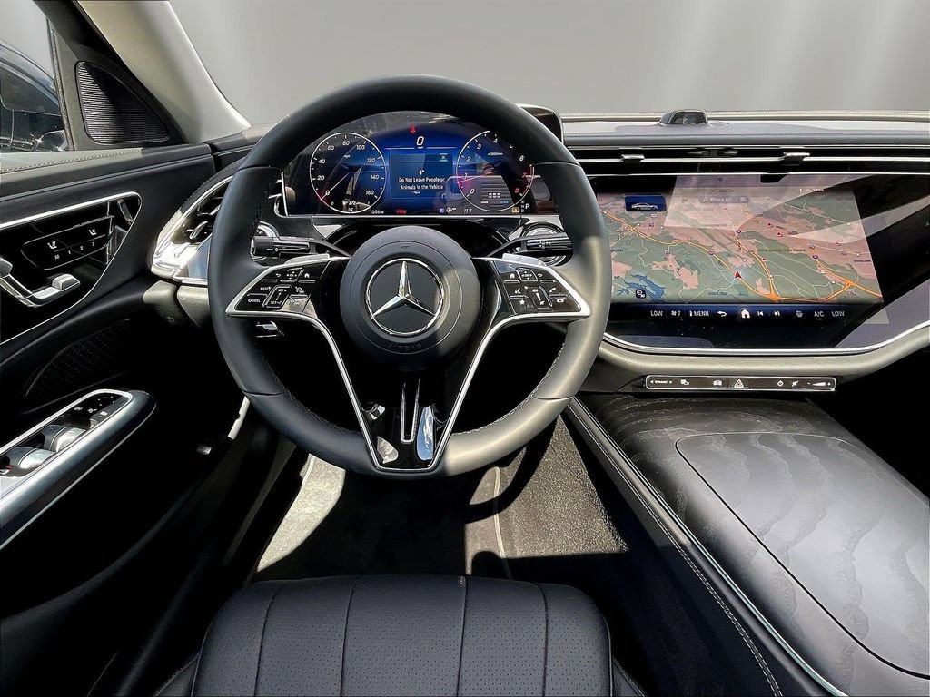 Certified 2025 Mercedes-Benz E 350 4MATIC Sedan w/ MBUS Superscreen Package image 10