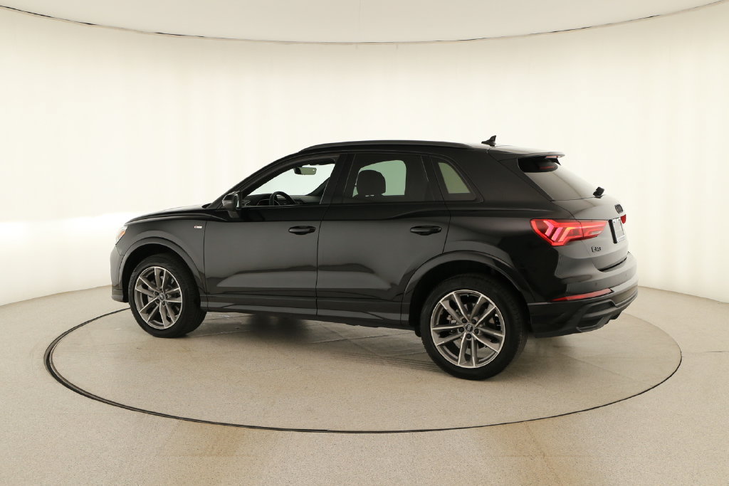 Used 2024 Audi Q3 2.0T Premium AWD/4WD image 3