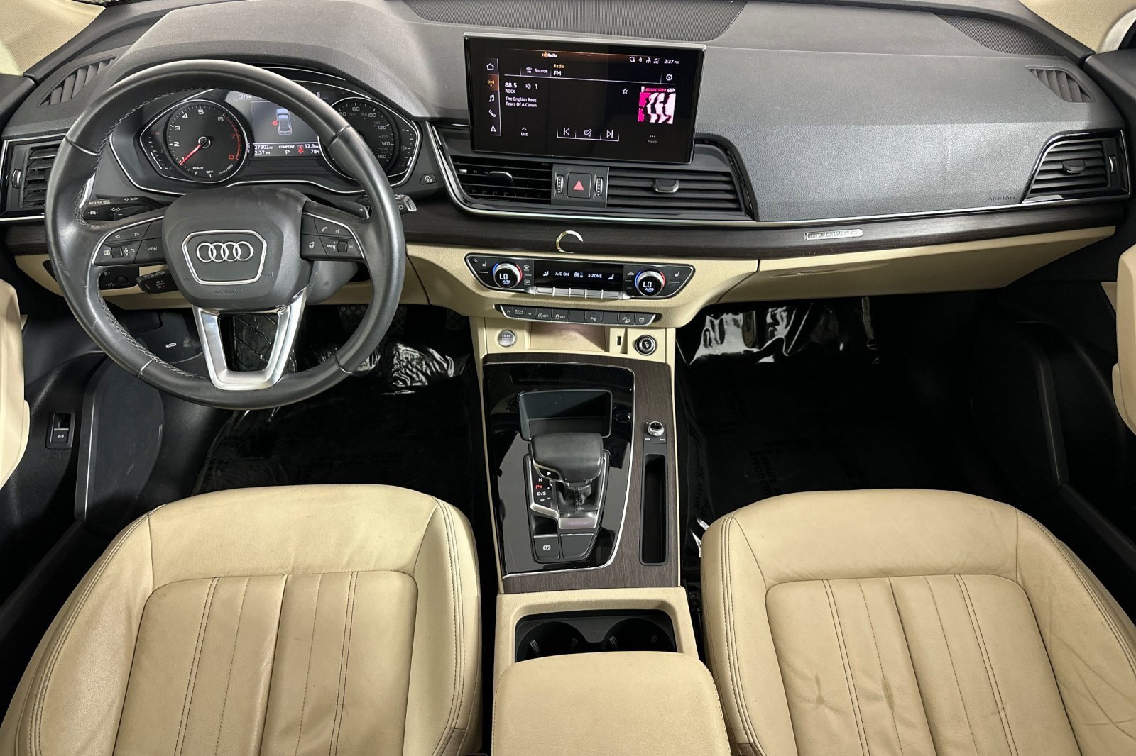 Used 2023 Audi Q5 2.0T Premium w/ Convenience Package AWD/4WD image 12