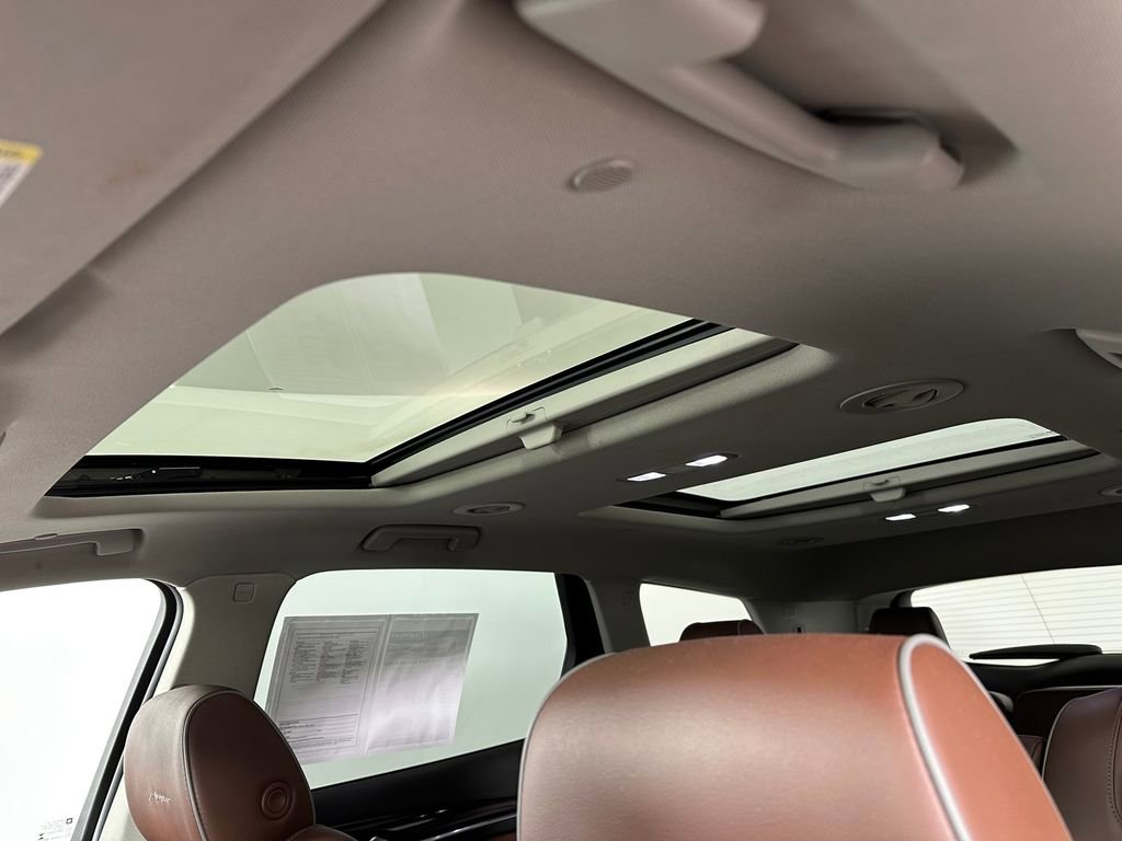 Used 2020 Buick Enclave Avenir w/ Avenir Technology Package image 4