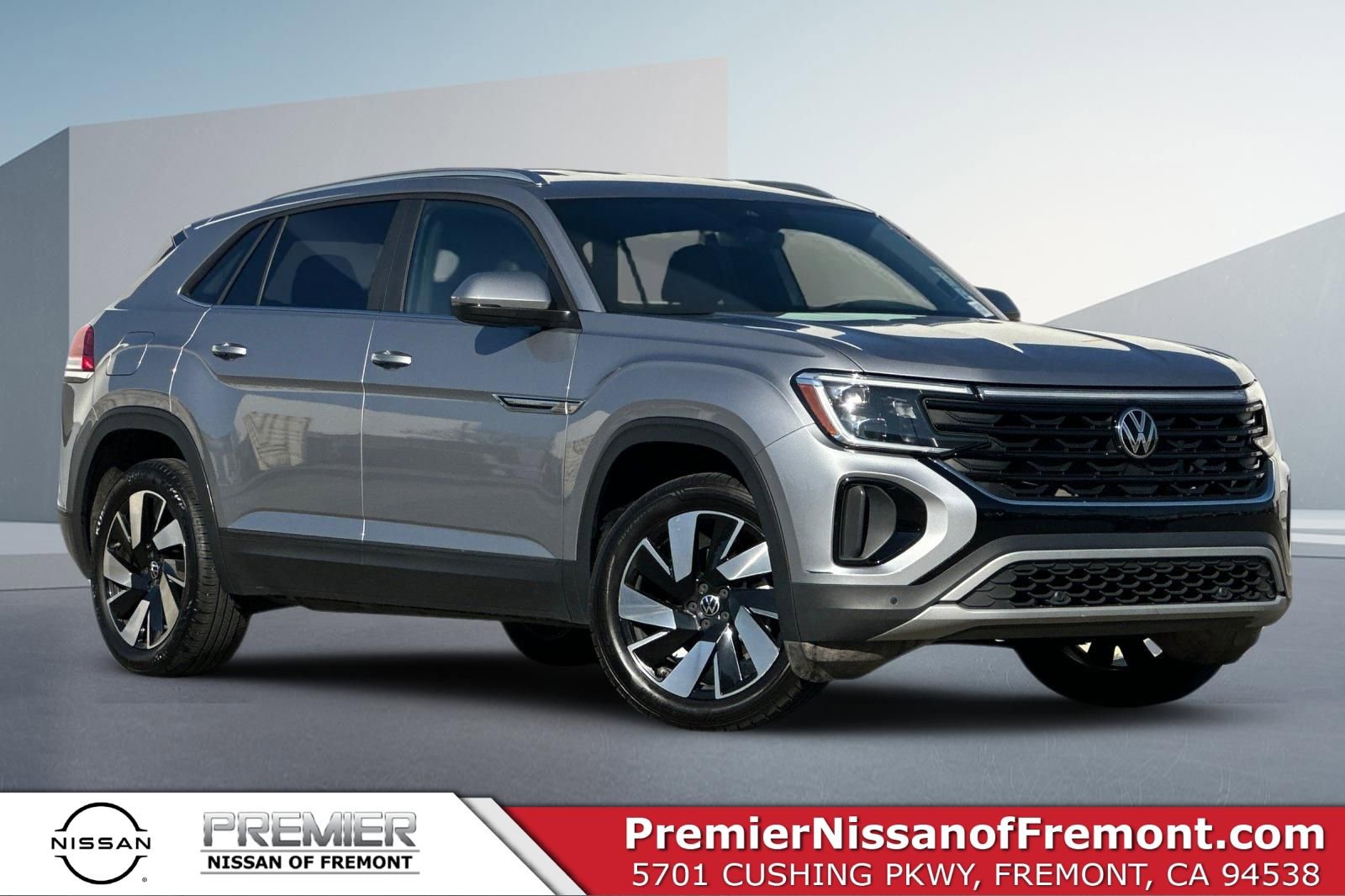 Used 2024 Volkswagen Atlas Cross Sport SE image 1