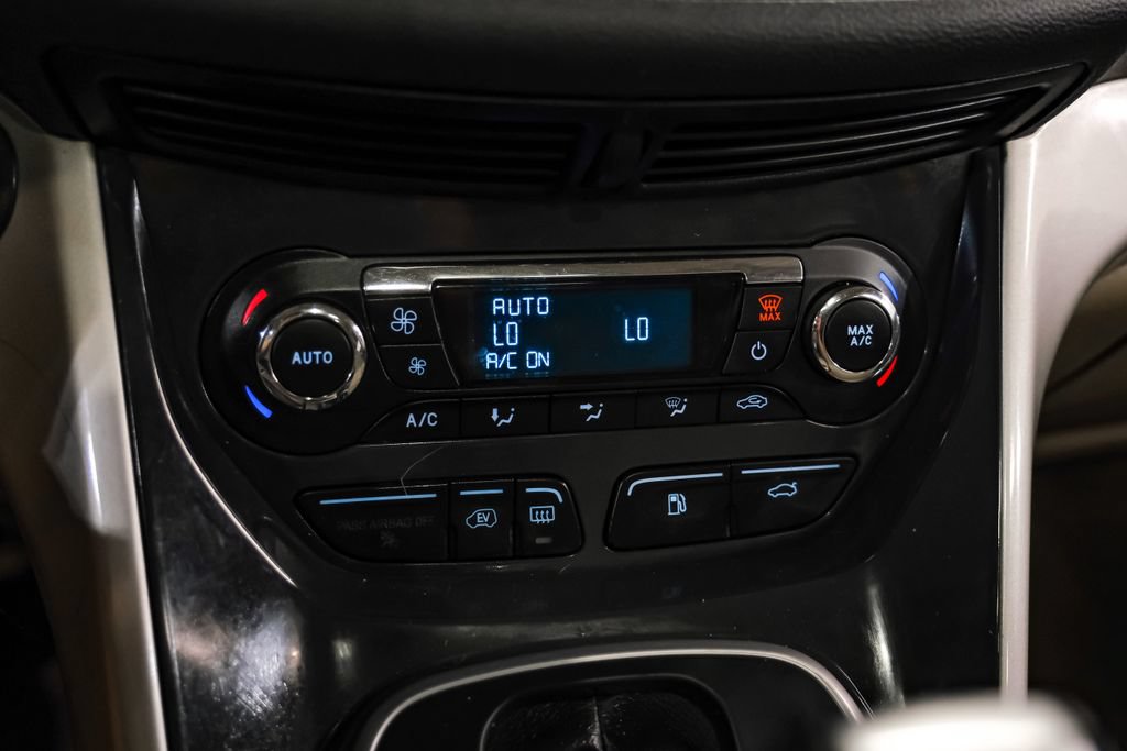 Used 2015 Ford C-MAX Energi SEL w/ Equipment Group 302A FWD image 27