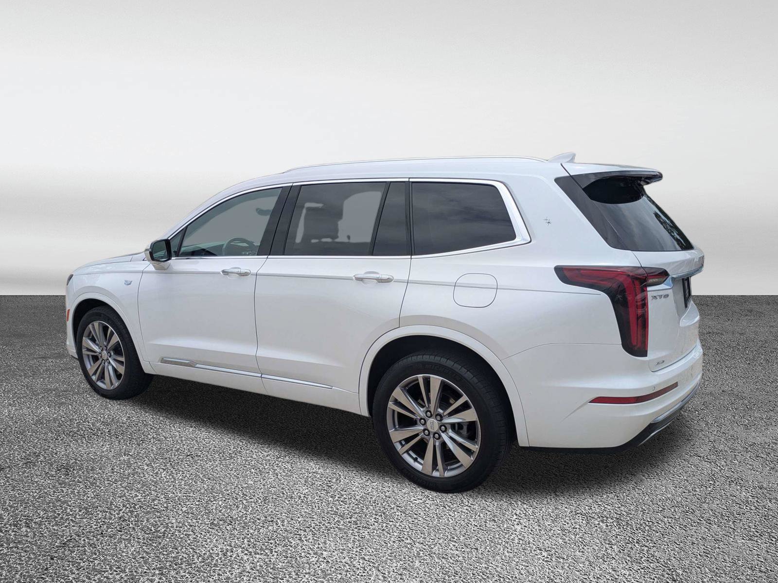 Certified 2023 Cadillac XT6 Premium Luxury AWD/4WD image 18