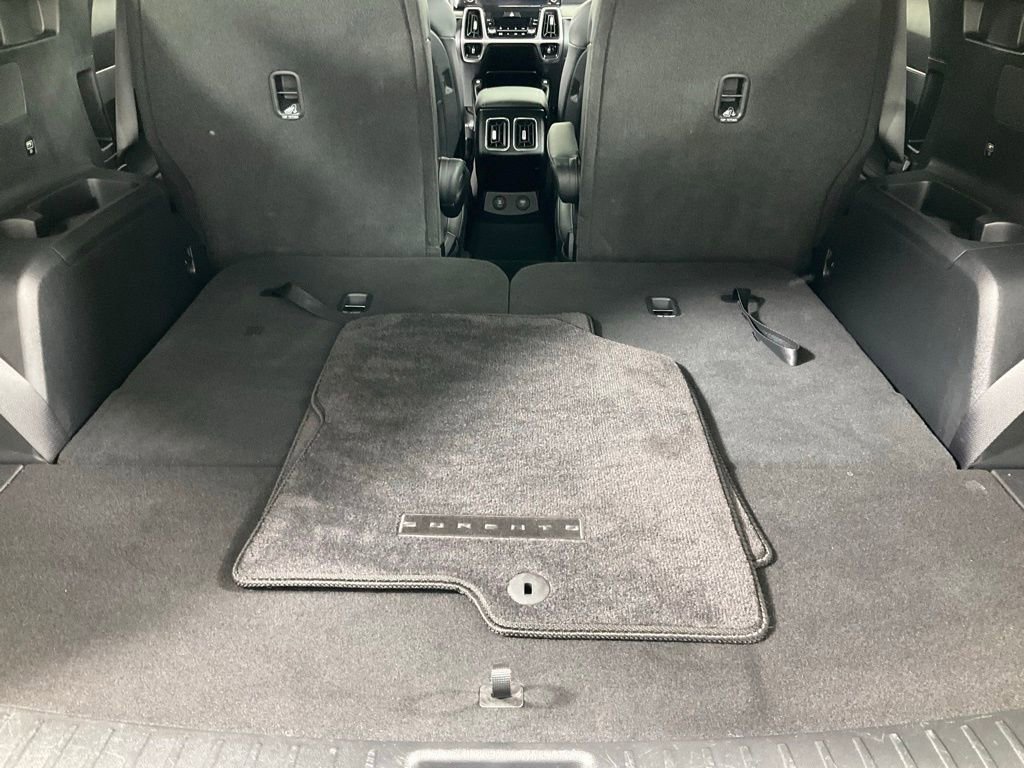 Certified 2023 Kia Sorento EX image 31