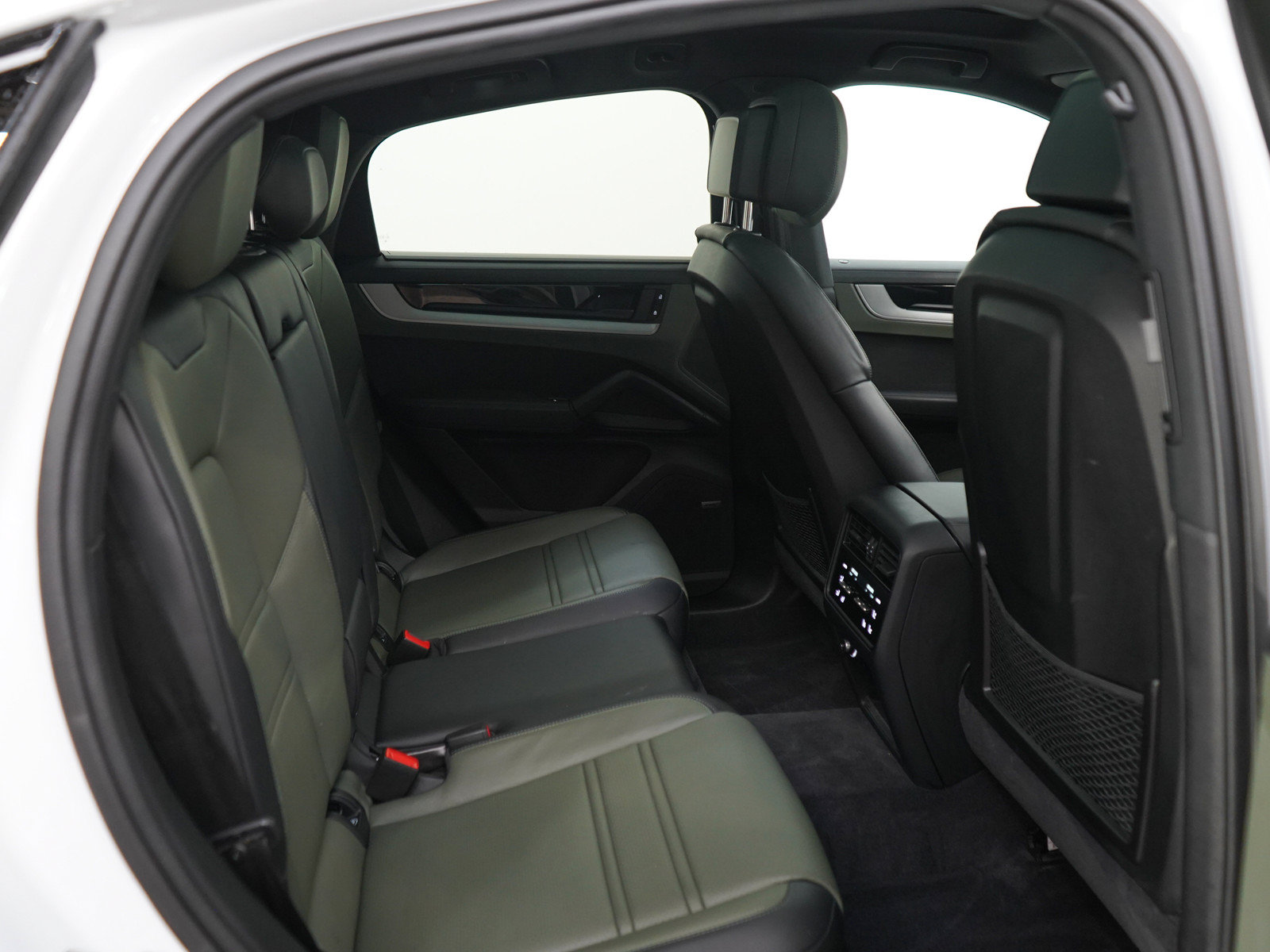 Used 2024 Porsche Cayenne Coupe AWD/4WD image 12