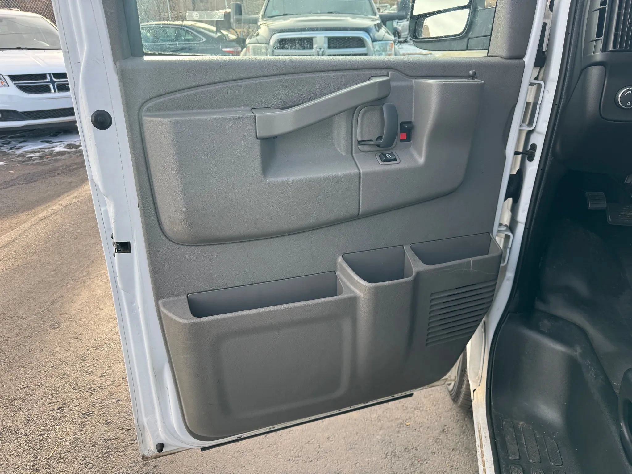Used 2021 GMC Savana 2500 w/ Driver Convenience Package RWD image 14