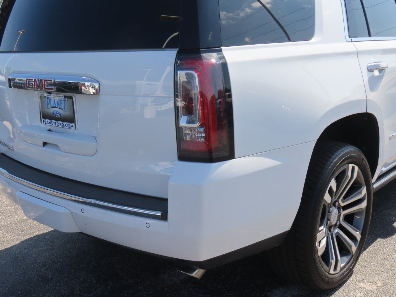 Used 2019 GMC Yukon Denali w/ Denali Ultimate Package AWD/4WD image 11