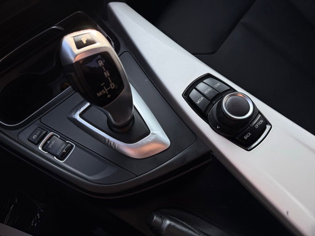 Used 2018 BMW 320i Sedan image 26