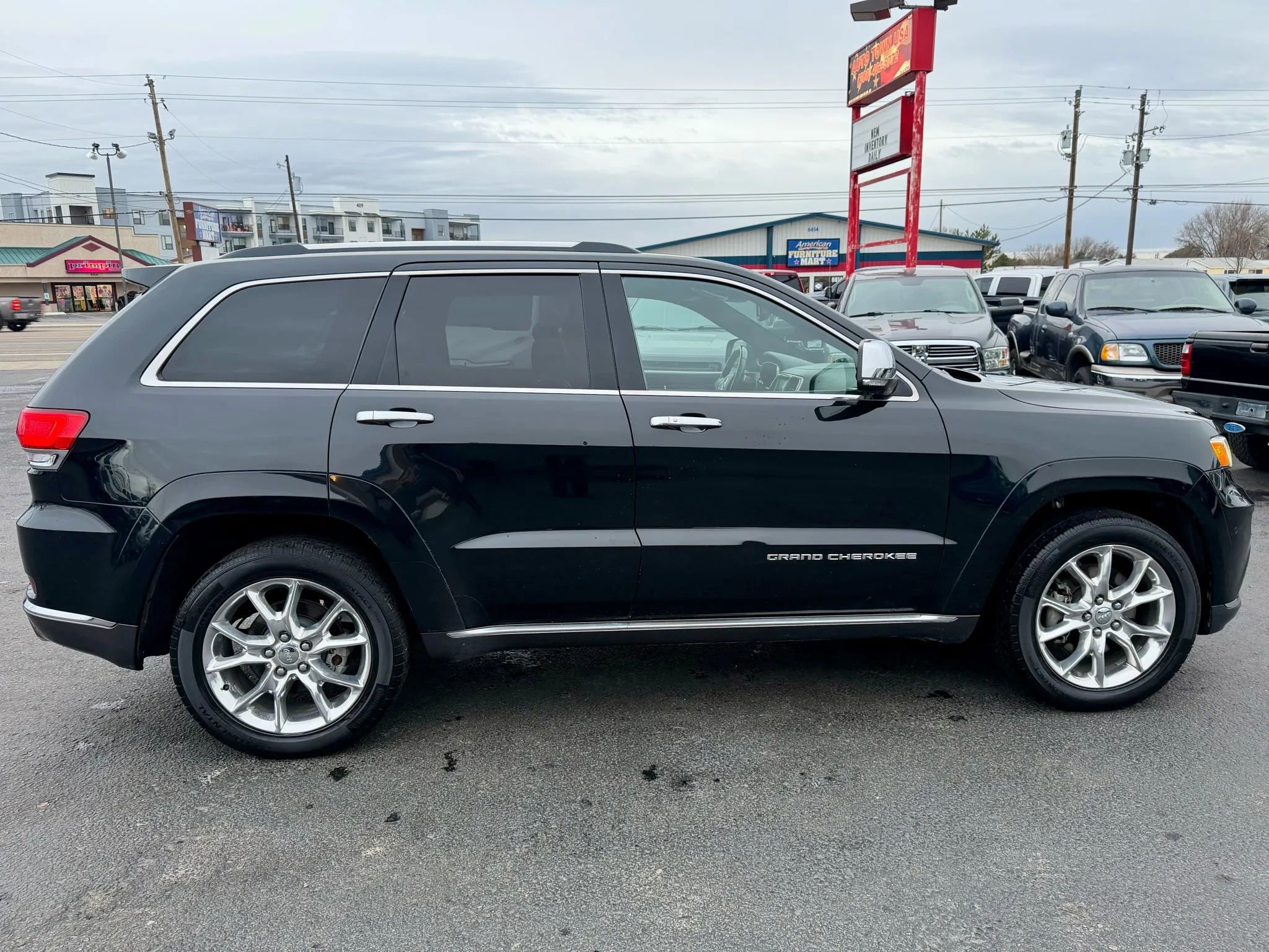 Used 2016 Jeep Grand Cherokee Summit image 8