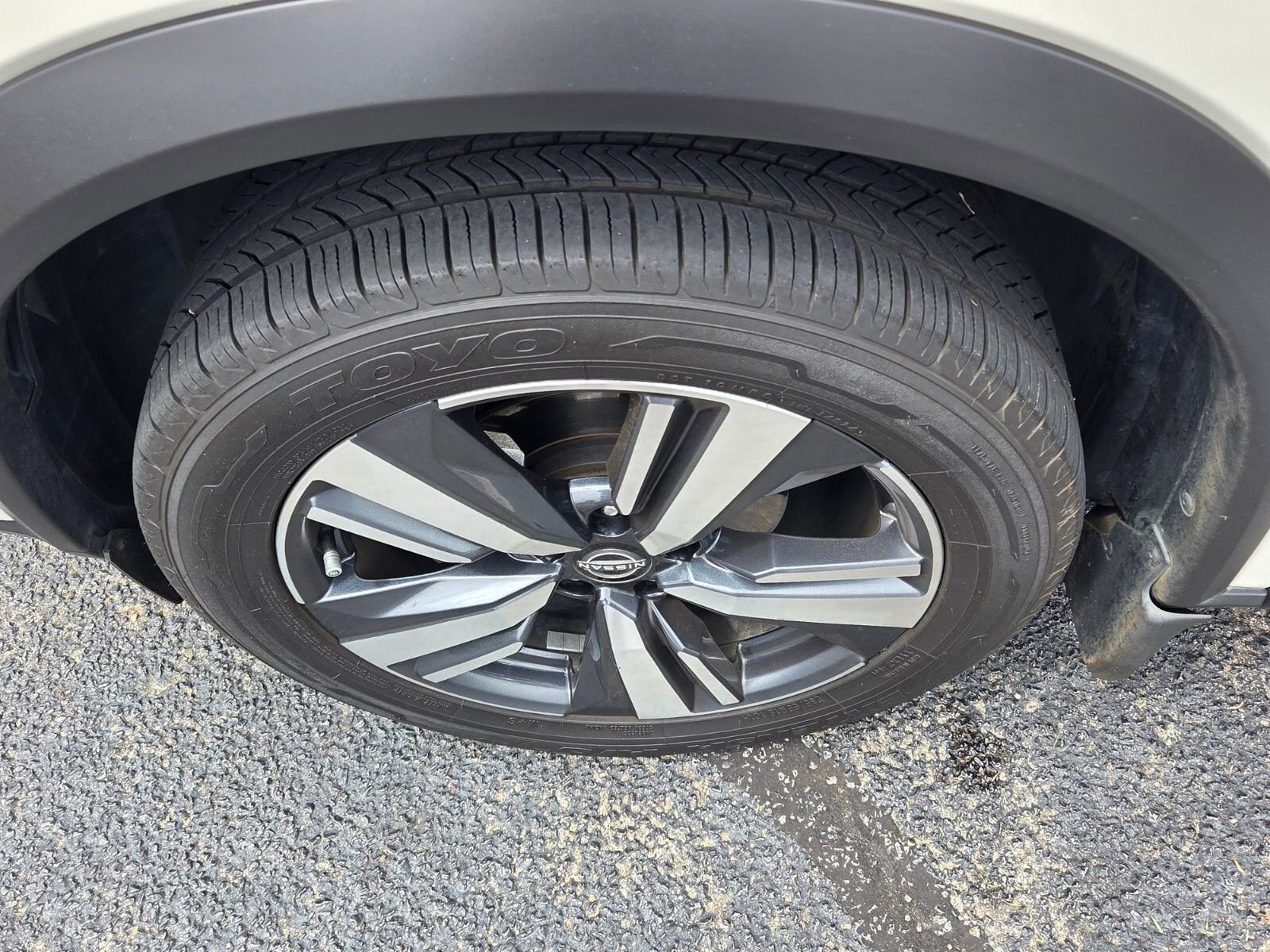 Used 2023 Nissan Rogue Platinum w/ Platinum Premium Package image 18