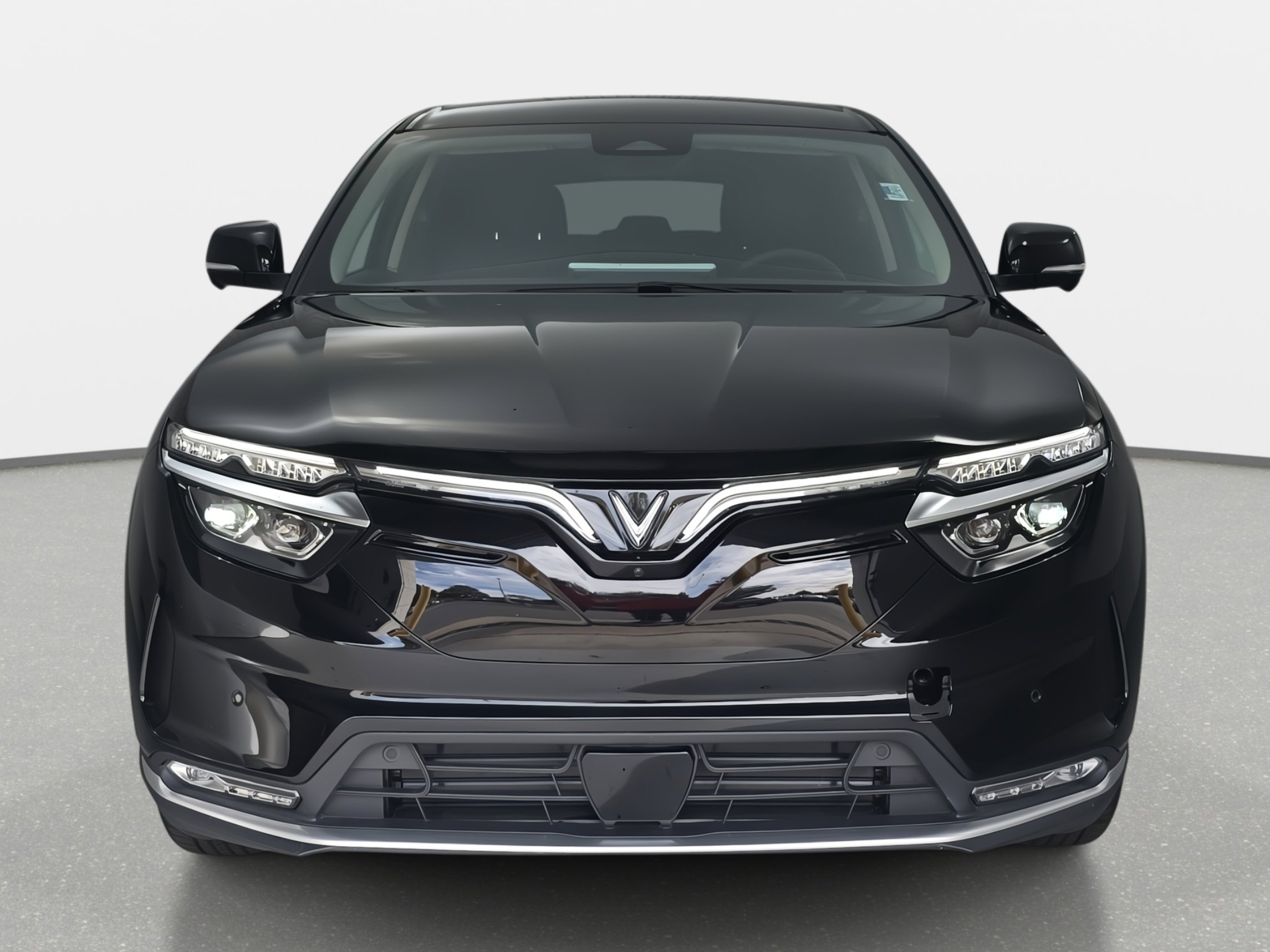 New 2025 VinFast VF 8 Eco image 2