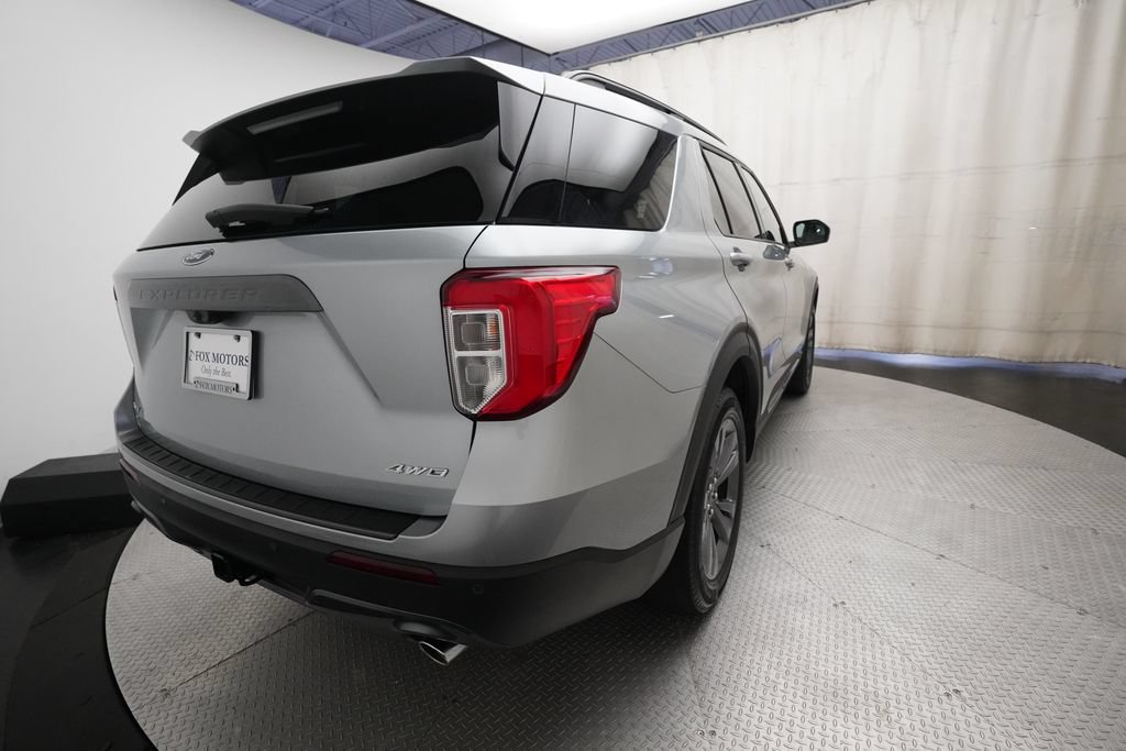 Used 2023 Ford Explorer XLT w/ Equipment Group 202A AWD/4WD image 13