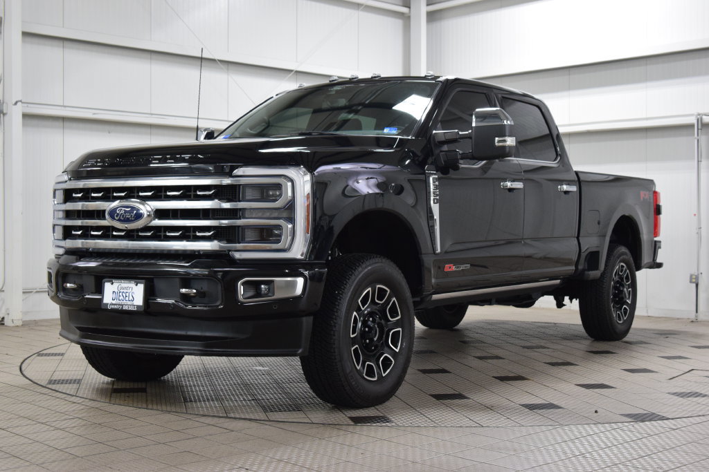 Used 2024 Ford F350 Platinum w/ FX4 Off-Road Package AWD/4WD image 3