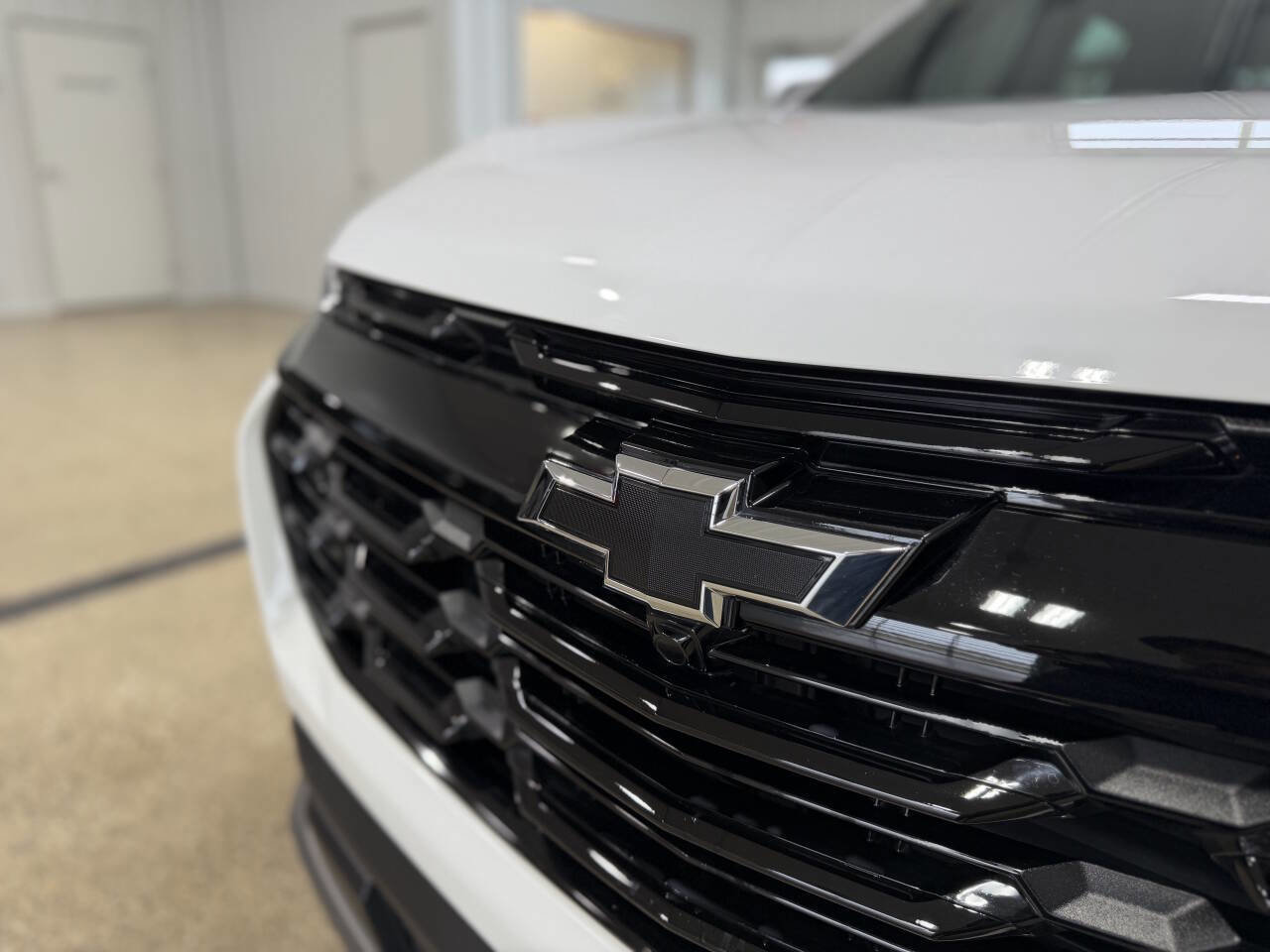 Used 2026 Chevrolet Equinox LT w/ Midnight Edition image 9