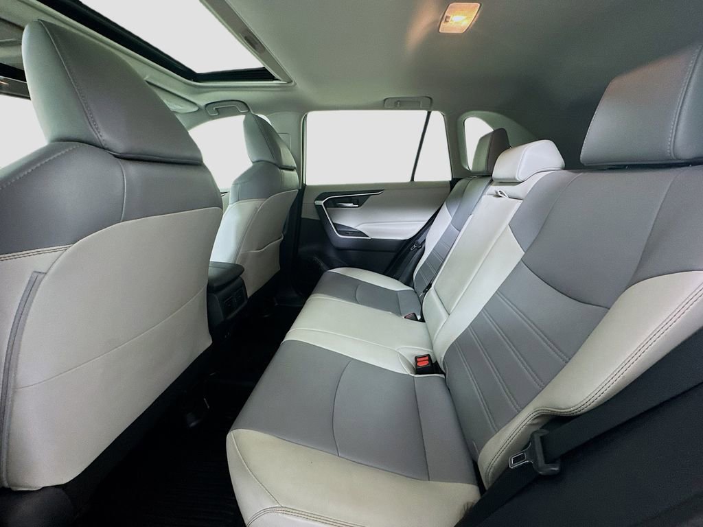 Used 2019 Toyota RAV4 XLE Premium image 22