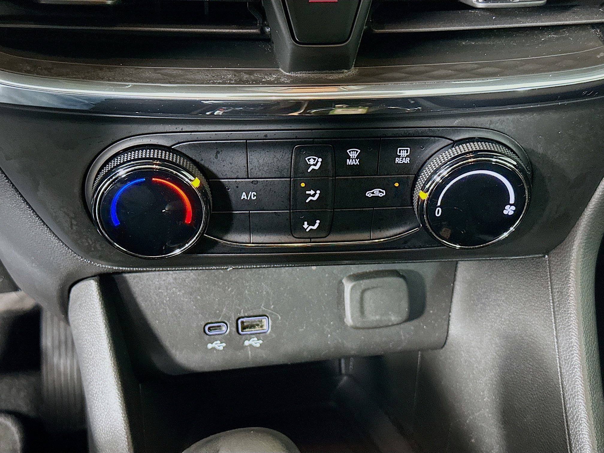 Used 2025 Buick Encore GX Preferred FWD image 24