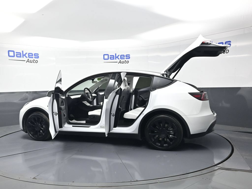 Used 2023 Tesla Model Y Long Range AWD/4WD image 52