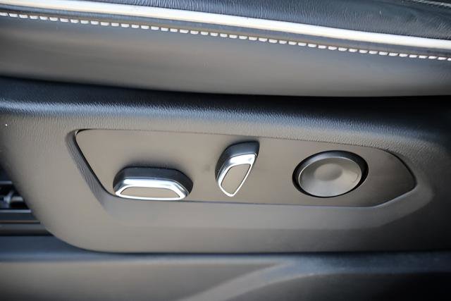 Used 2022 Cadillac Escalade ESV Sport w/ Touring Package image 28