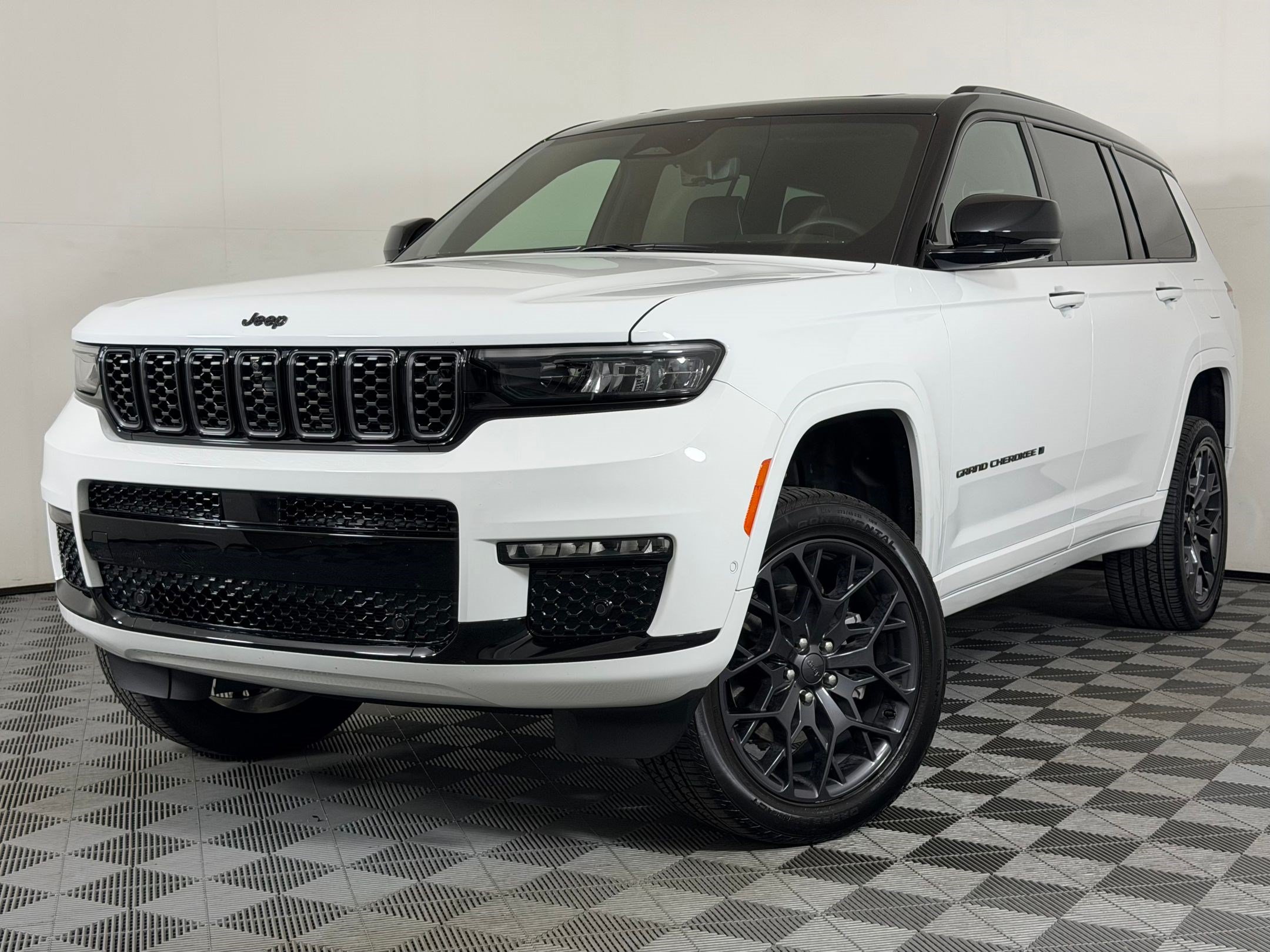 Used 2025 Jeep Grand Cherokee L Summit AWD/4WD image 35