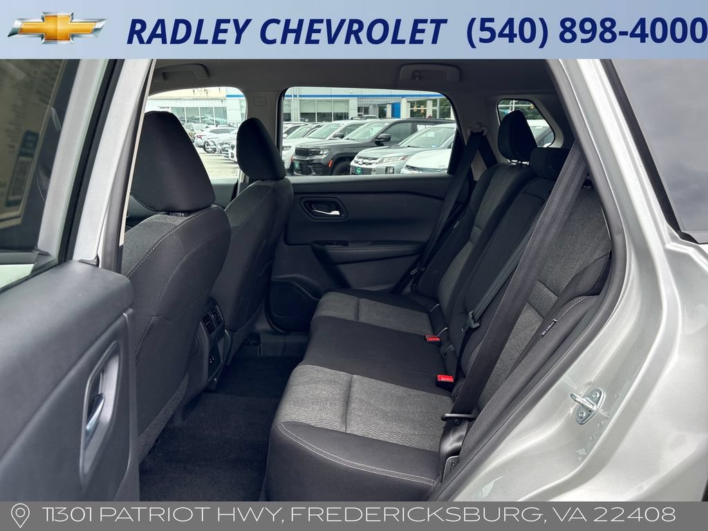 Used 2024 Nissan Rogue SV AWD/4WD image 23
