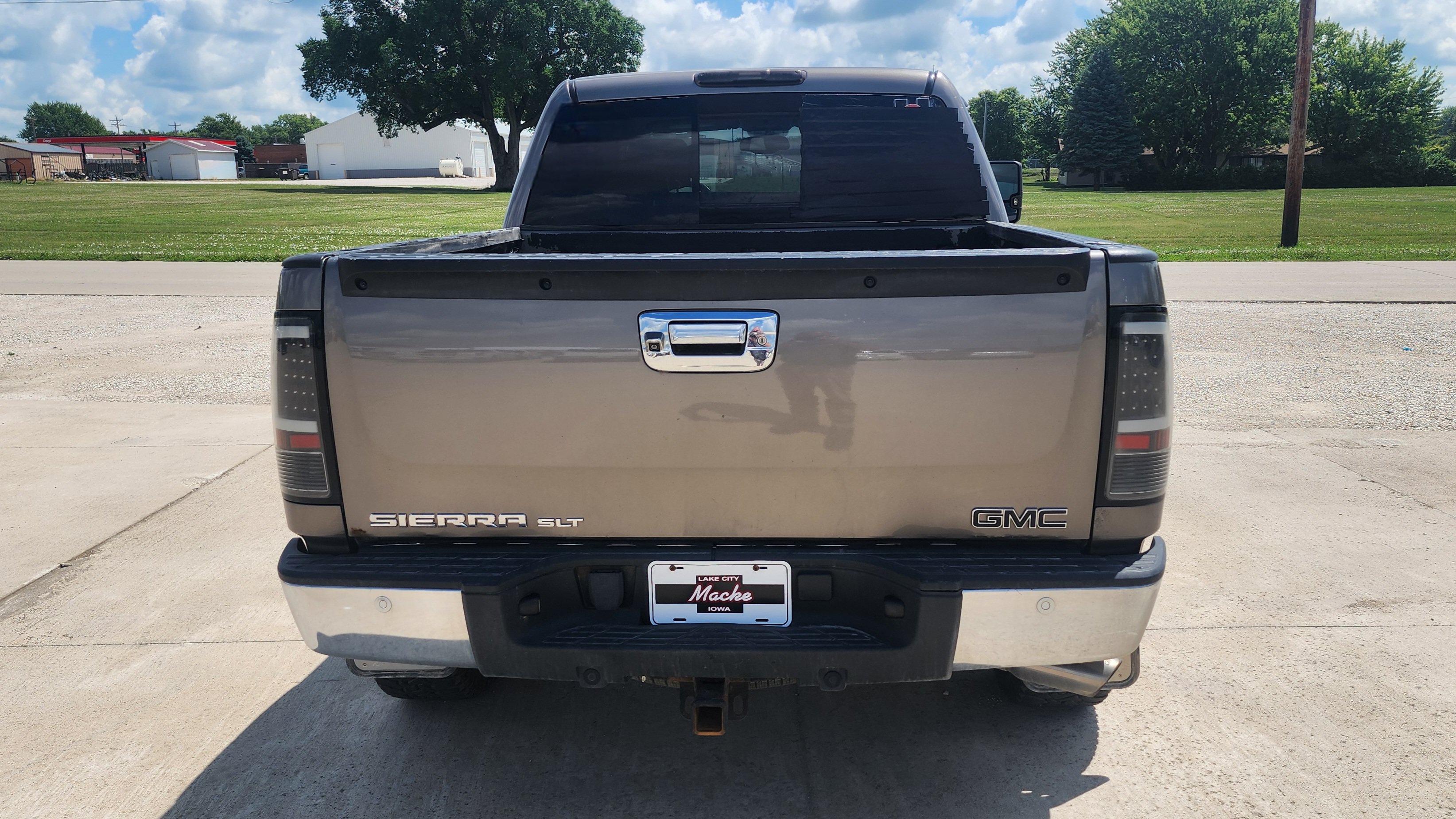Used 2013 GMC Sierra 1500 SLT w/ Chrome Essentials Package AWD/4WD image 5