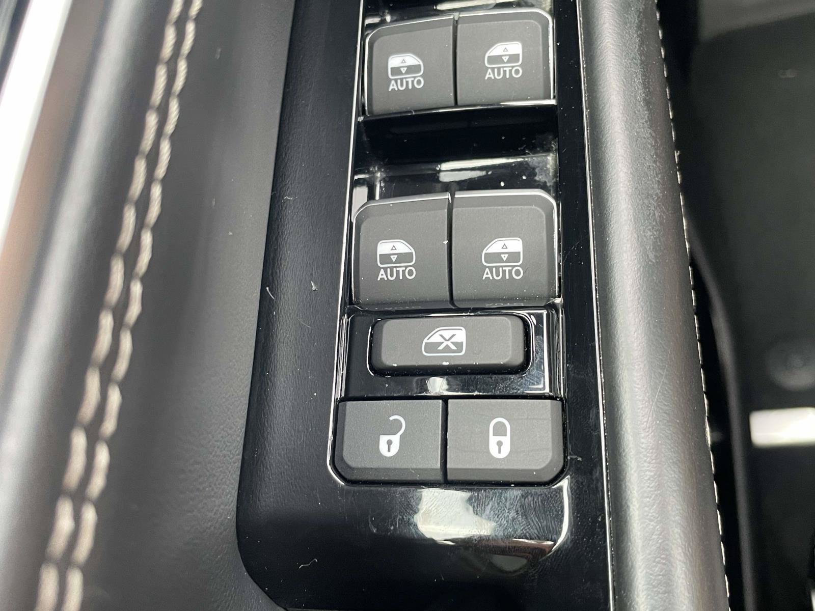 Used 2024 Jeep Grand Wagoneer L 4WD image 25