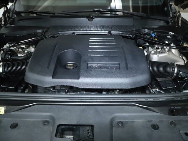 Certified 2023 Land Rover Discovery Metropolitan Edition AWD/4WD image 35