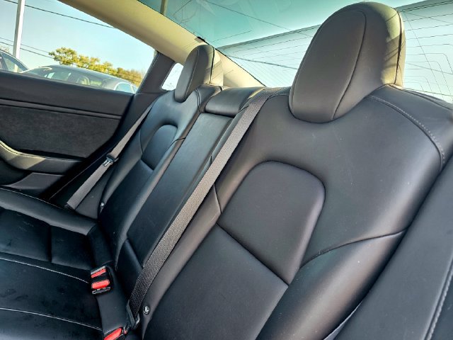 Used 2018 Tesla Model 3 Long Range RWD image 25
