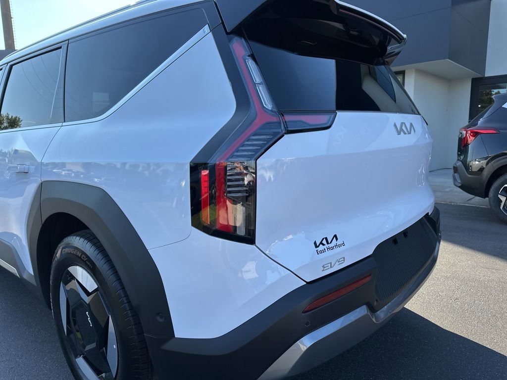 New 2026 Kia EV9 Wind image 9