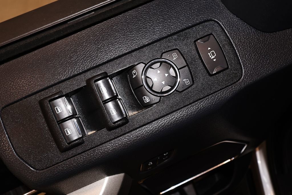 Certified 2022 Ford F250 Lariat w/ Black Appearance Package image 12